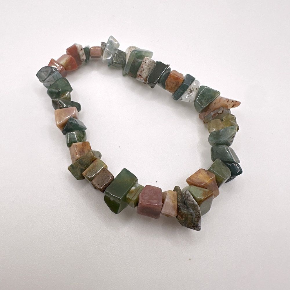 Stunning stretchy jasper, agate chipped bracelet!‎